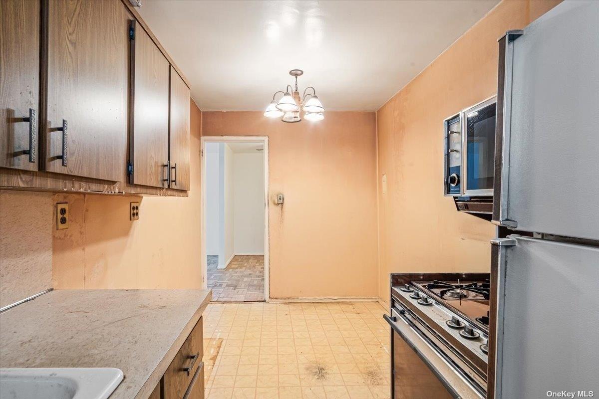 144-60 Gravett Road, Unit 1C Queens, NY 11367 - Photo 17 of 24