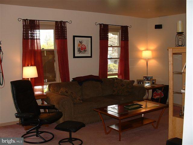 20 Edgewood Drive Lititz, PA 17543 - Photo 4 of 12 Gallery Image 4