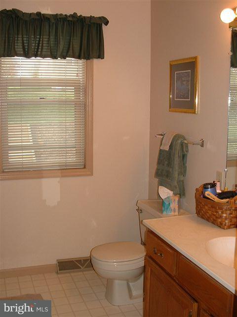 20 Edgewood Drive Lititz, PA 17543 - Photo 9 of 12 Gallery Image 9