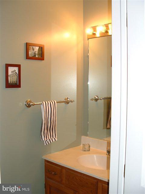 20 Edgewood Drive Lititz, PA 17543 - Photo 10 of 12 Gallery Image 10