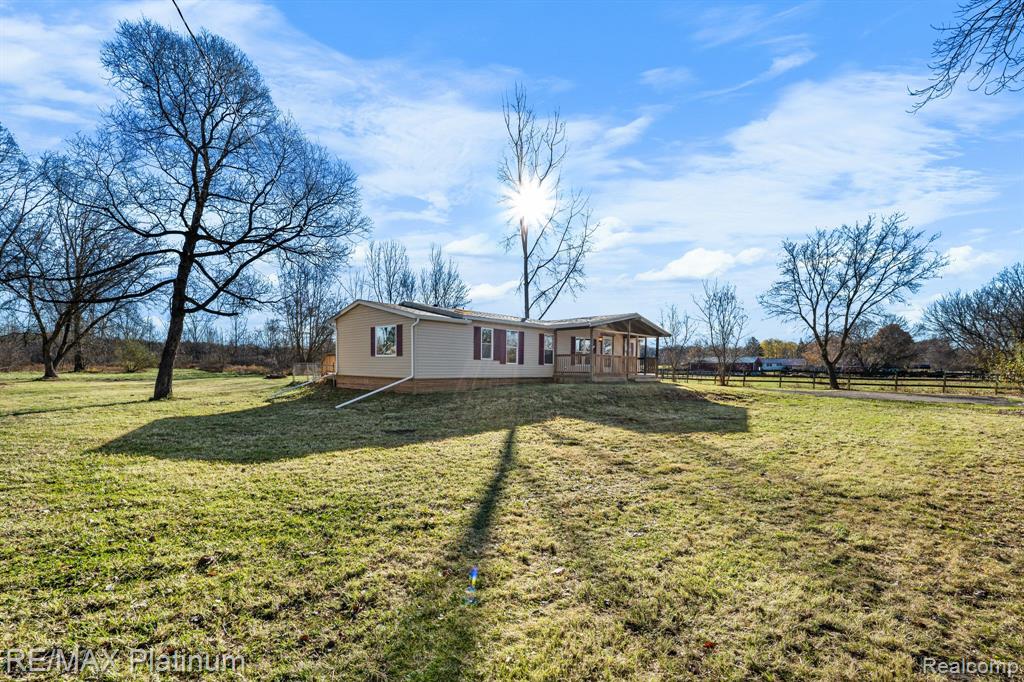 12853 Barnes Road Byron, MI 48418 - Photo 17 of 23