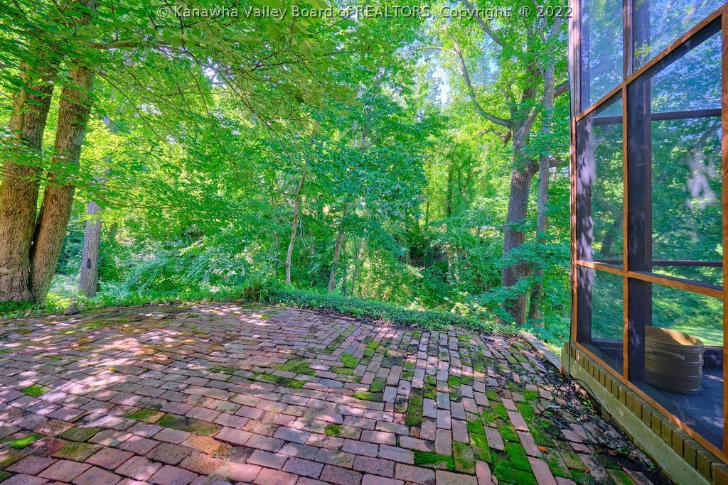 1422 Newcastle Road Charleston, WV 25314 - Photo 32 of 34 Gallery Image 32