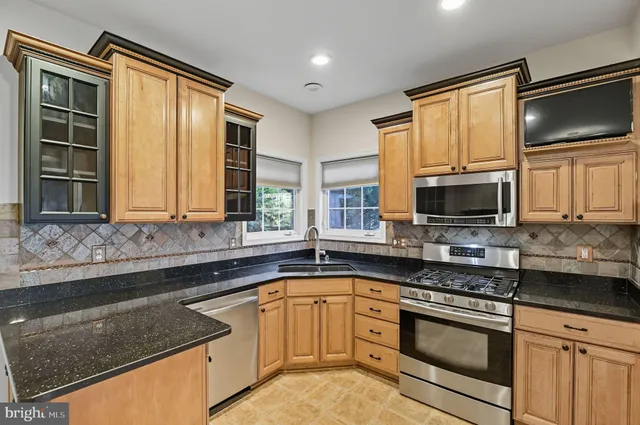 $475,000 | 121 Waterside Lane, Cross Junction, VA 22625