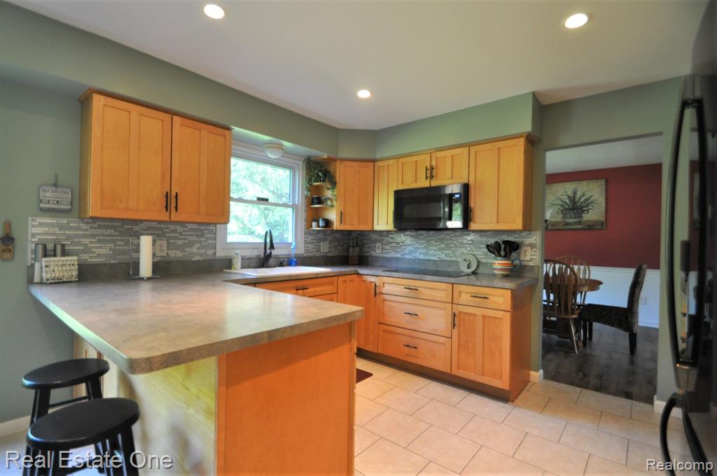 874 Bridgestone Drive Rochester Hills, MI 48309 - Photo 9 of 45
