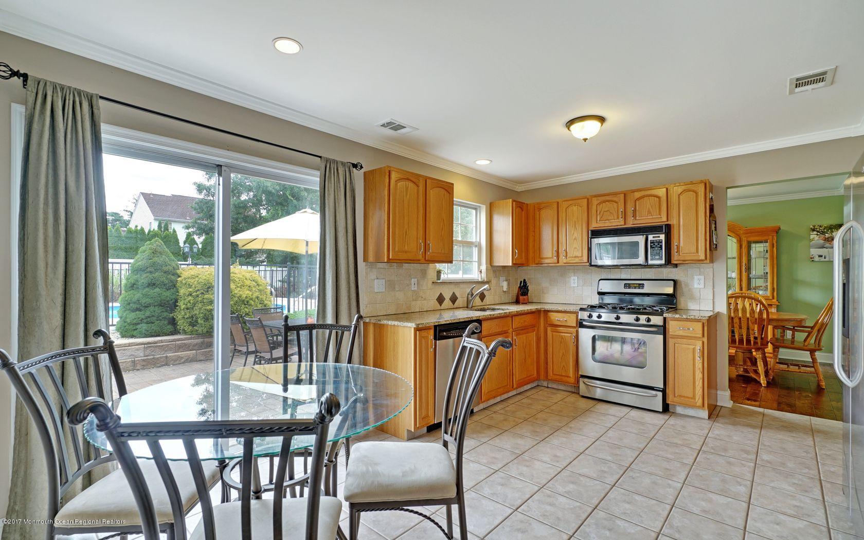 10 Andrew Street Howell, NJ 07731 - Photo 24 of 38 07888995-dbed-40a9-ad0a-24019109c509