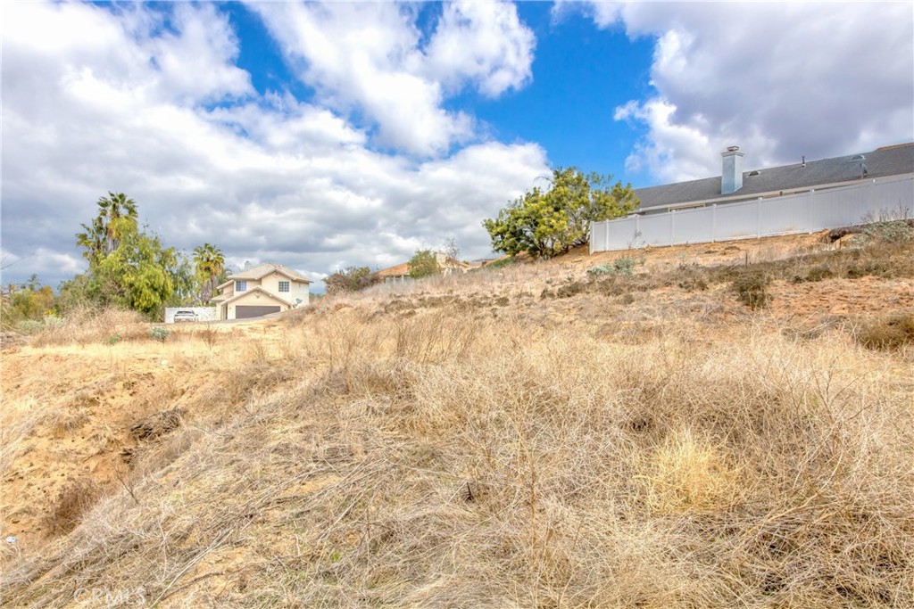 21 Judy Ann Drive Riverside, CA 92503 - Photo 13 of 20
