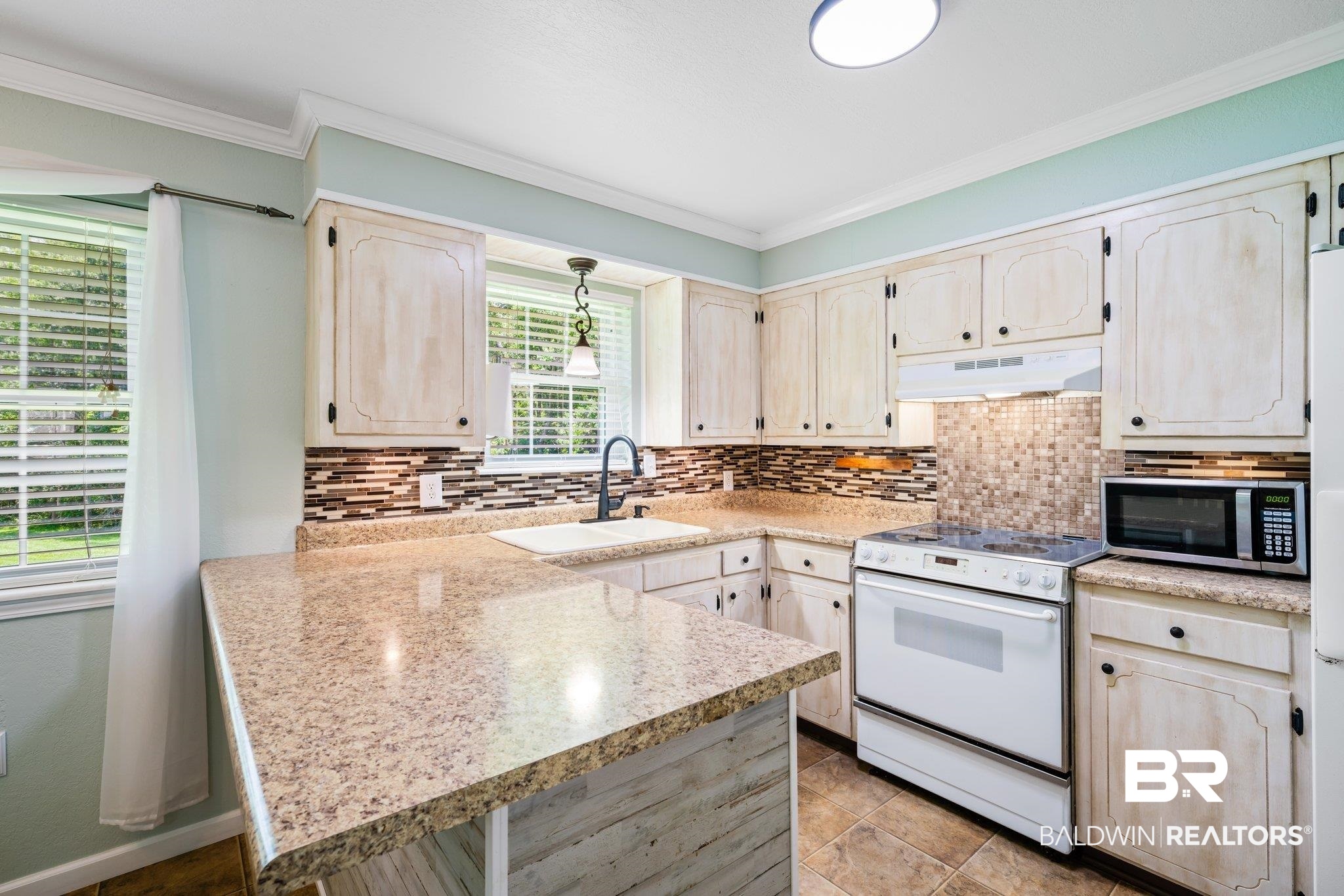 403 Vicks Lane Saraland, AL 36571 - Photo 7 of 28