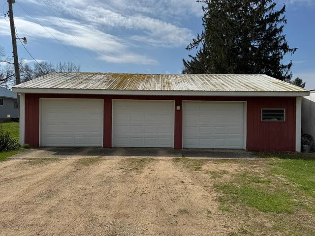 $895,000 | 3525 3 1/2 Mile Road, Athens, MI 49011