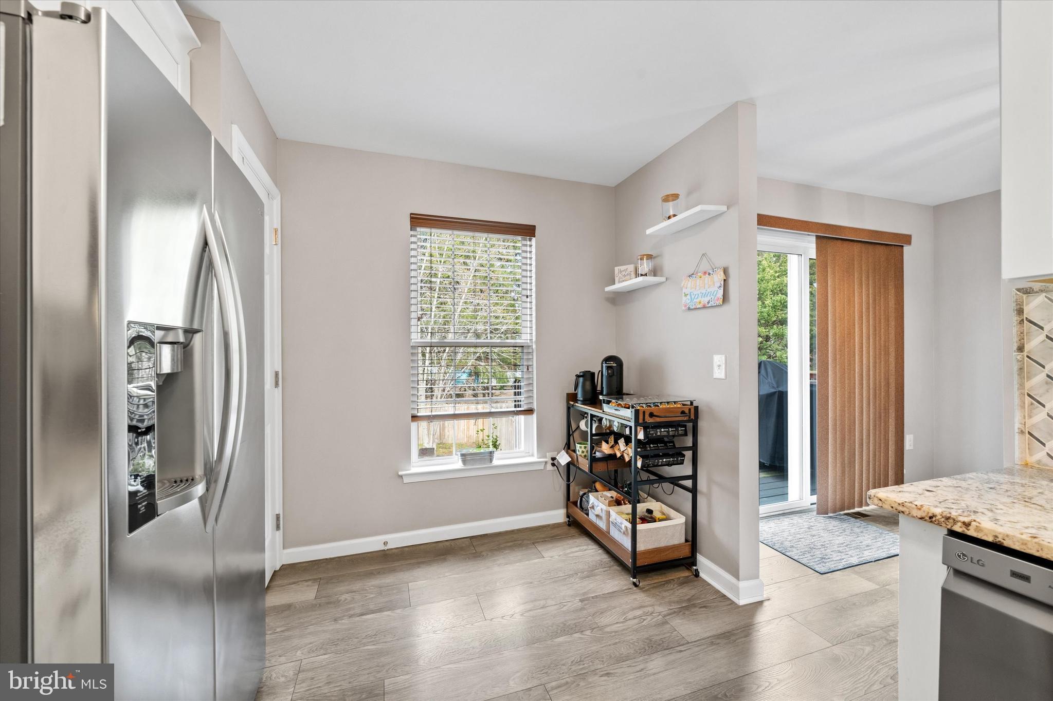 337 Norman Drive Newark, DE 19702 - Photo 12 of 33 a view of a livingroom with a kitchen