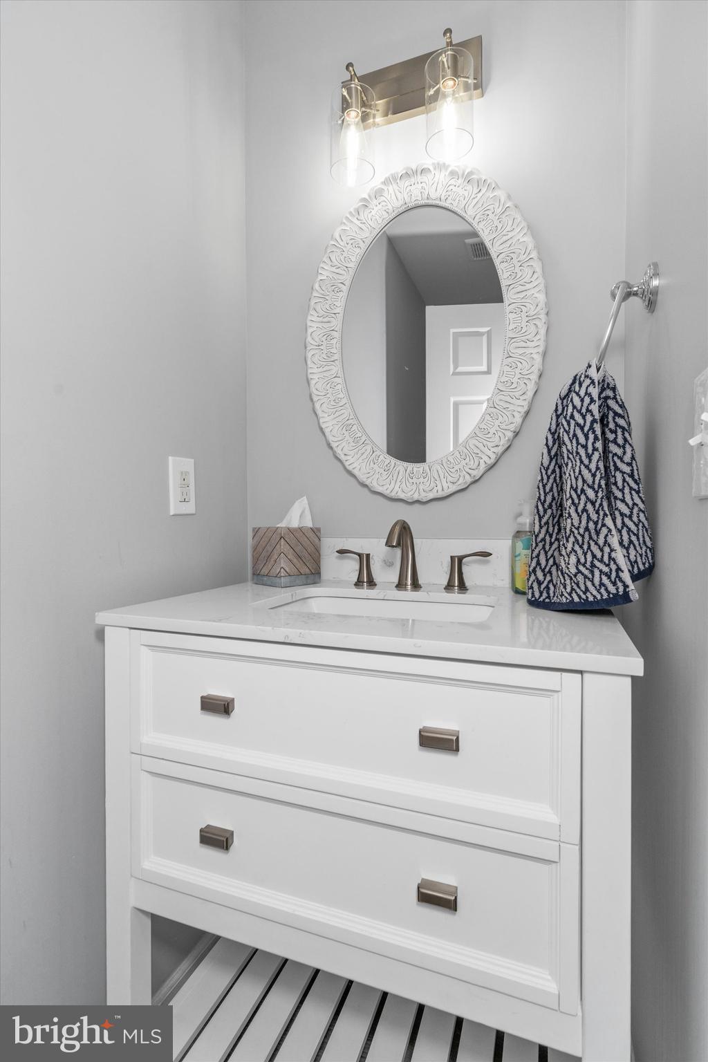 337 Norman Drive Newark, DE 19702 - Photo 14 of 33 a close view of dresser