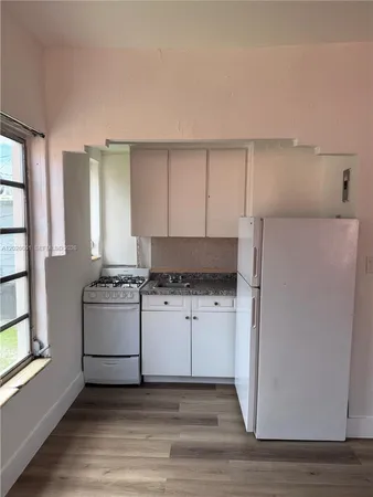 $1,500 | 825 Alton Road, Unit 8, Miami Beach, FL 33139