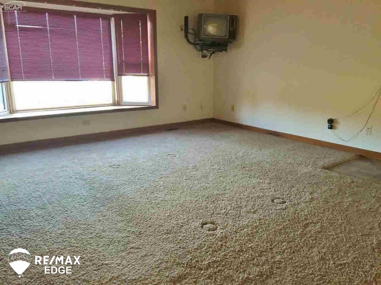 5411 North Irish Road Davison, MI 48423 - Photo 7 of 30 20459982-6.JPG
