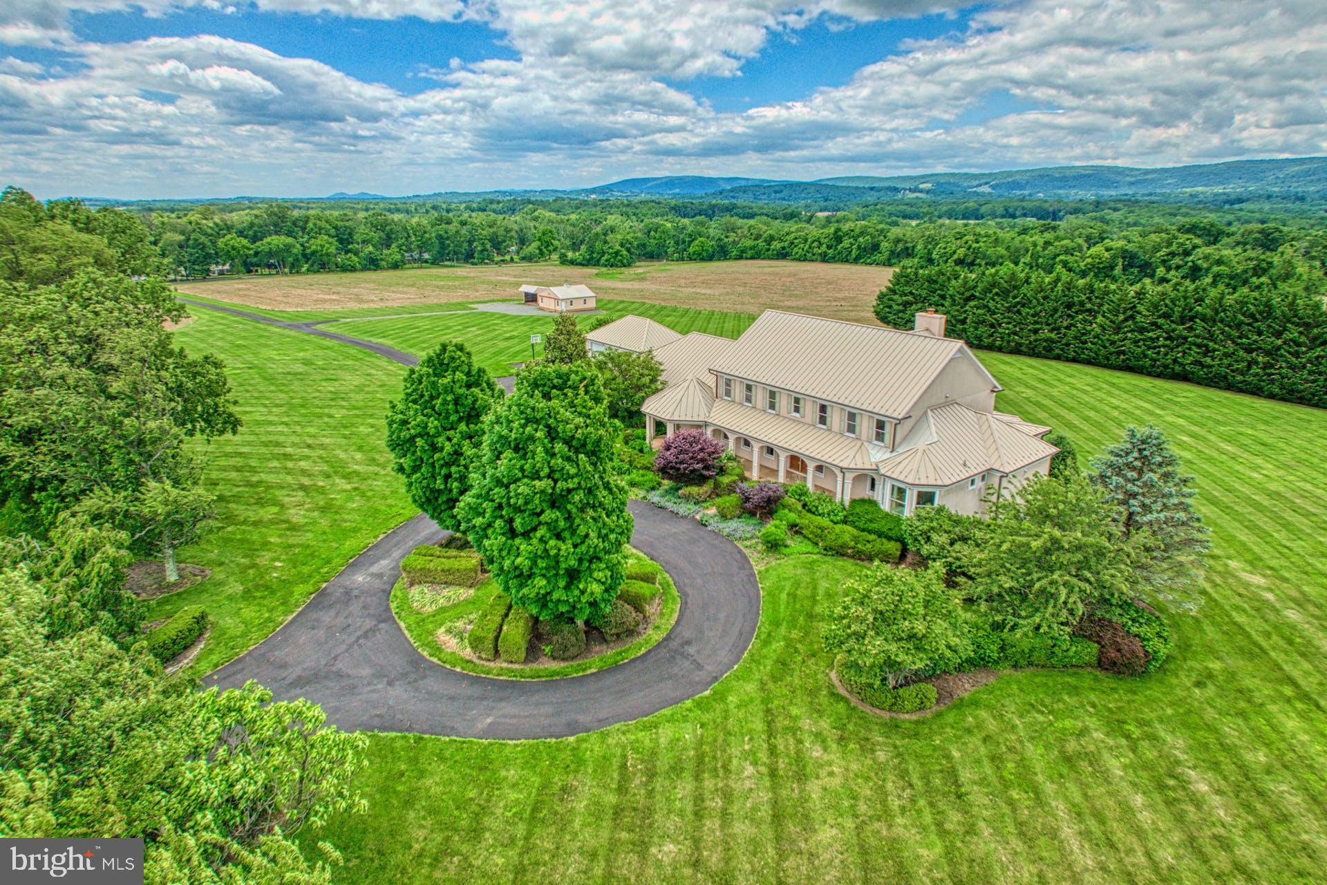 16571 Hillsboro Road Purcellville, VA 20132 - Photo 1 of 56