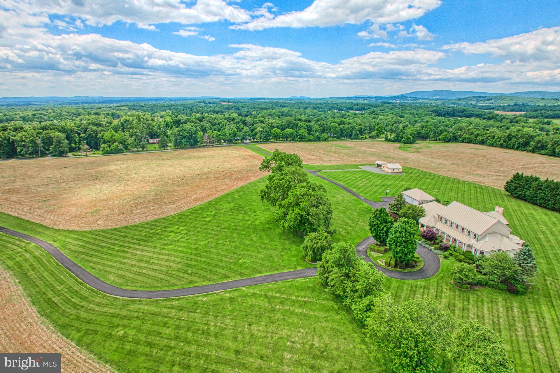 16571 Hillsboro Road Purcellville, VA 20132 - Photo 3 of 56
