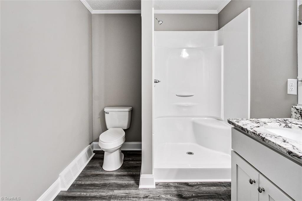 335 Mack Road Asheboro, NC 27205 - Photo 22 of 39 Primary Bathroom