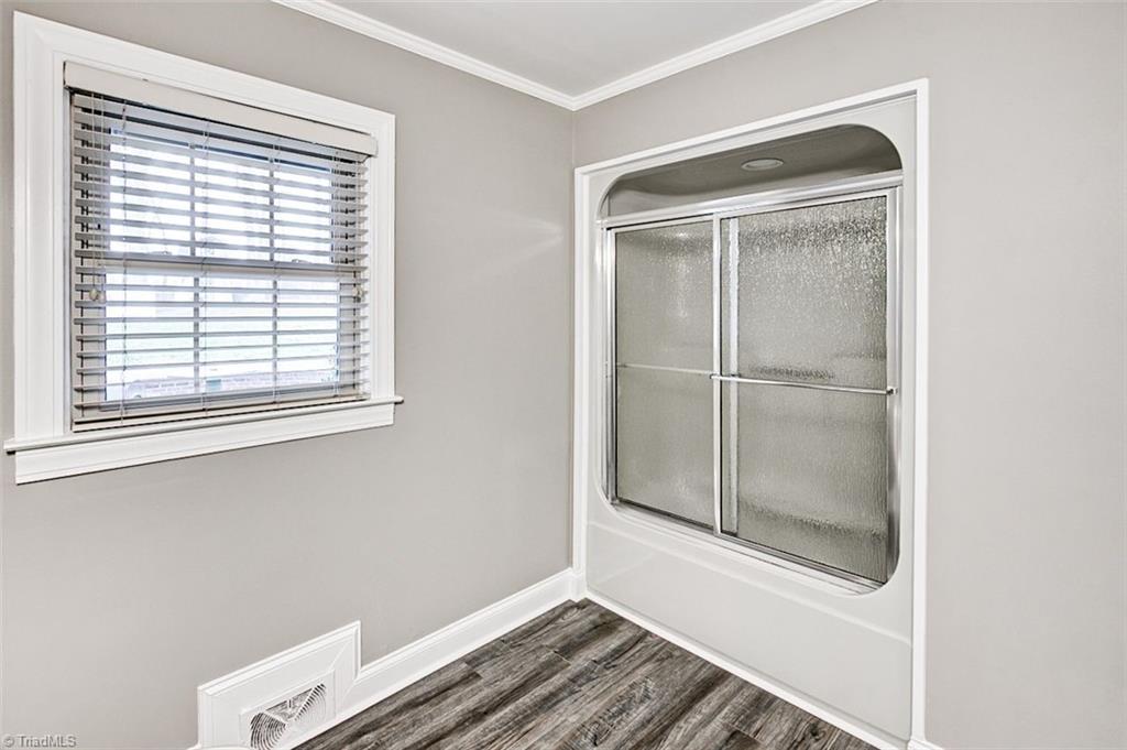 335 Mack Road Asheboro, NC 27205 - Photo 25 of 39 Second Bathroom