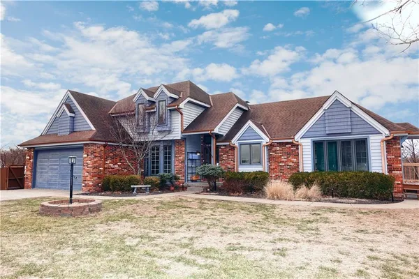 $564,950 | 39 MacKenzie Drive, St. Joseph, MO 64503