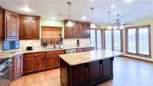 $564,950 | 39 MacKenzie Drive, St. Joseph, MO 64503