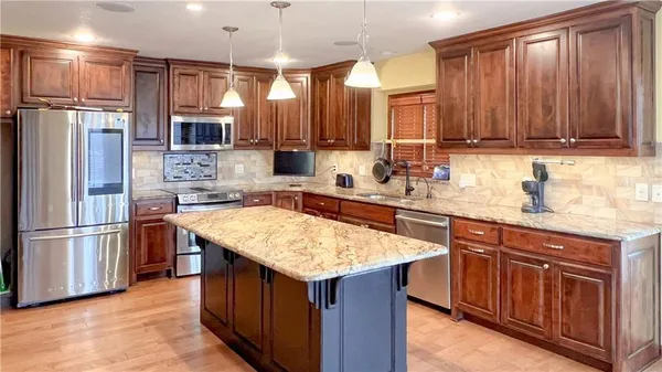 $564,950 | 39 MacKenzie Drive, St. Joseph, MO 64503