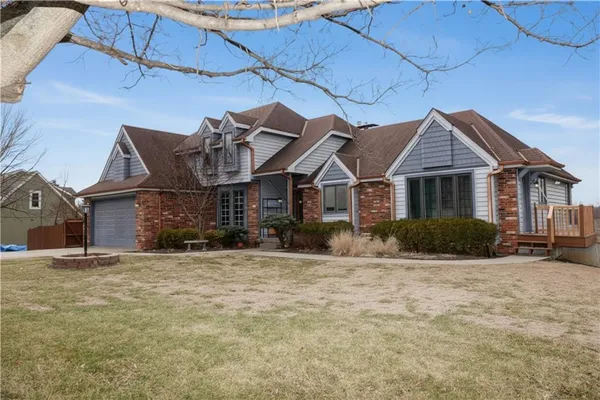 $564,950 | 39 MacKenzie Drive, St. Joseph, MO 64503