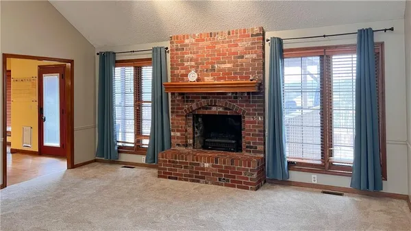 $564,950 | 39 MacKenzie Drive, St. Joseph, MO 64503