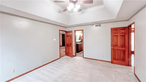 $564,950 | 39 MacKenzie Drive, St. Joseph, MO 64503