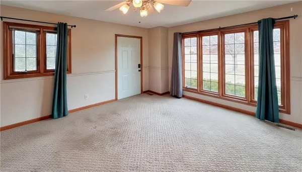 $564,950 | 39 MacKenzie Drive, St. Joseph, MO 64503