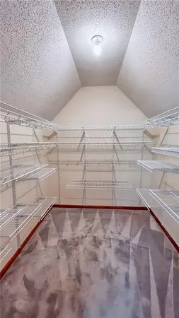 $564,950 | 39 MacKenzie Drive, St. Joseph, MO 64503