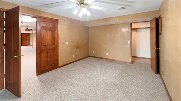 $564,950 | 39 MacKenzie Drive, St. Joseph, MO 64503