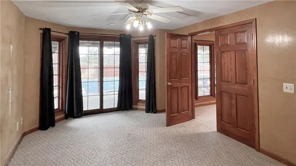 $564,950 | 39 MacKenzie Drive, St. Joseph, MO 64503