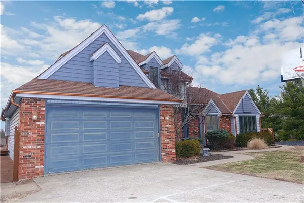 $564,950 | 39 MacKenzie Drive, St. Joseph, MO 64503