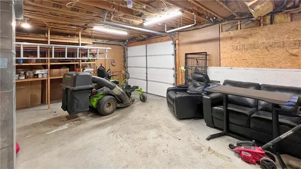 $564,950 | 39 MacKenzie Drive, St. Joseph, MO 64503