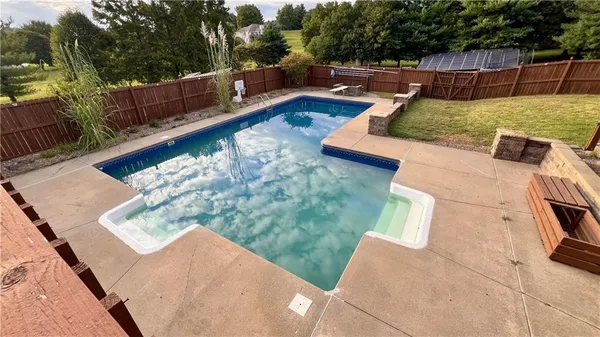 $564,950 | 39 MacKenzie Drive, St. Joseph, MO 64503