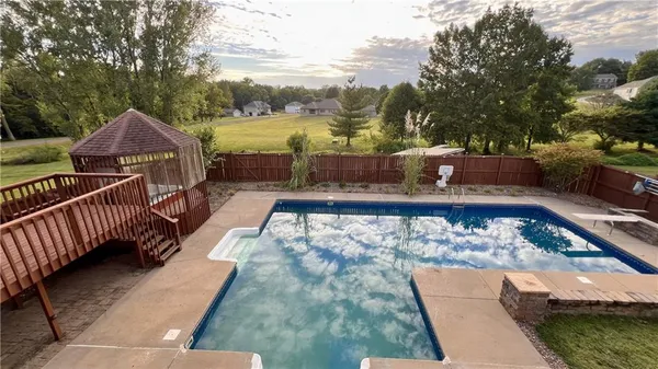 $564,950 | 39 MacKenzie Drive, St. Joseph, MO 64503