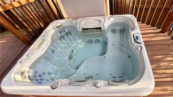 $564,950 | 39 MacKenzie Drive, St. Joseph, MO 64503