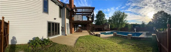 $564,950 | 39 MacKenzie Drive, St. Joseph, MO 64503