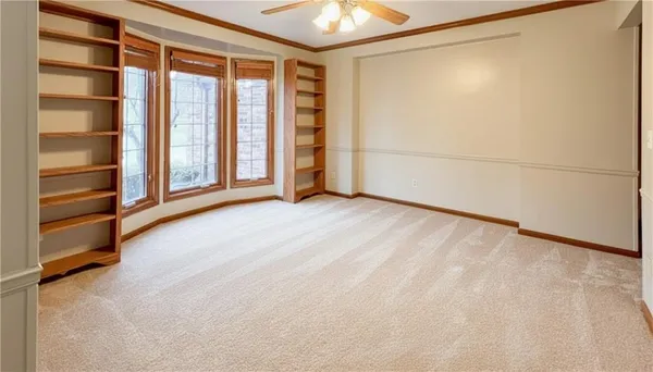 $564,950 | 39 MacKenzie Drive, St. Joseph, MO 64503