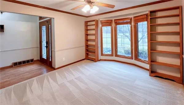 $564,950 | 39 MacKenzie Drive, St. Joseph, MO 64503