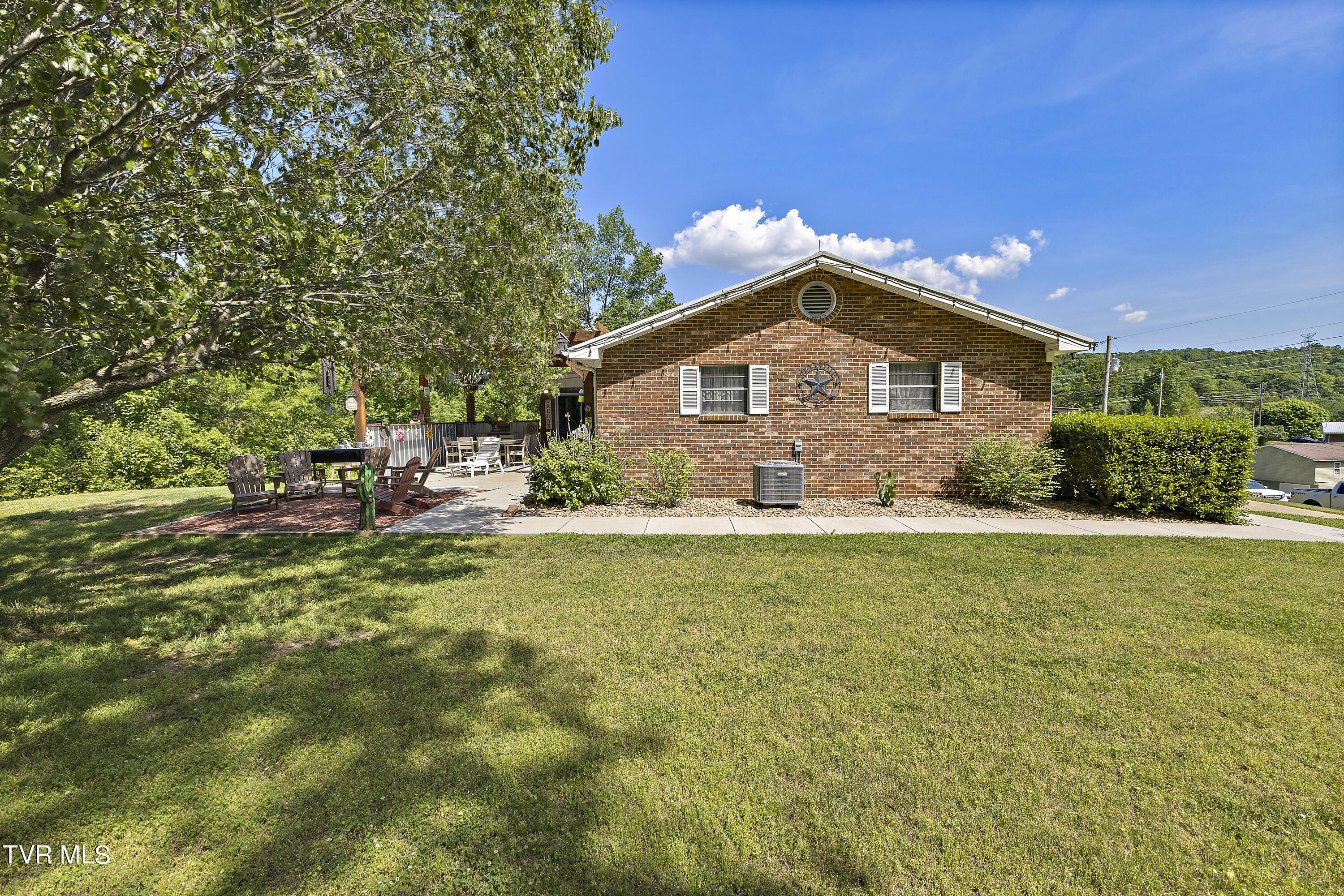 217 Echo Drive Greeneville, TN 37743 - Photo 11 of 44 128A3161