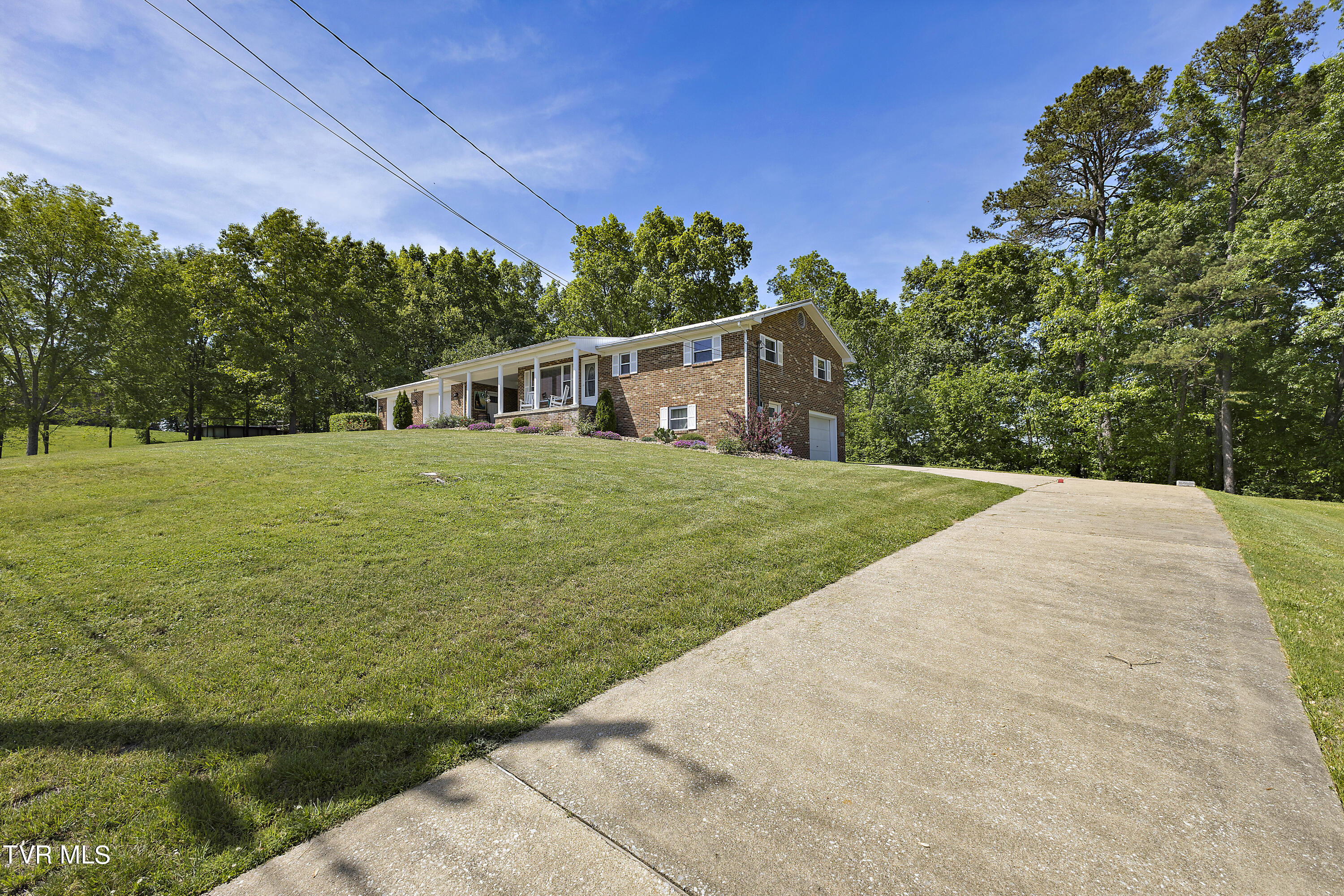 217 Echo Drive Greeneville, TN 37743 - Photo 7 of 44 128A3149