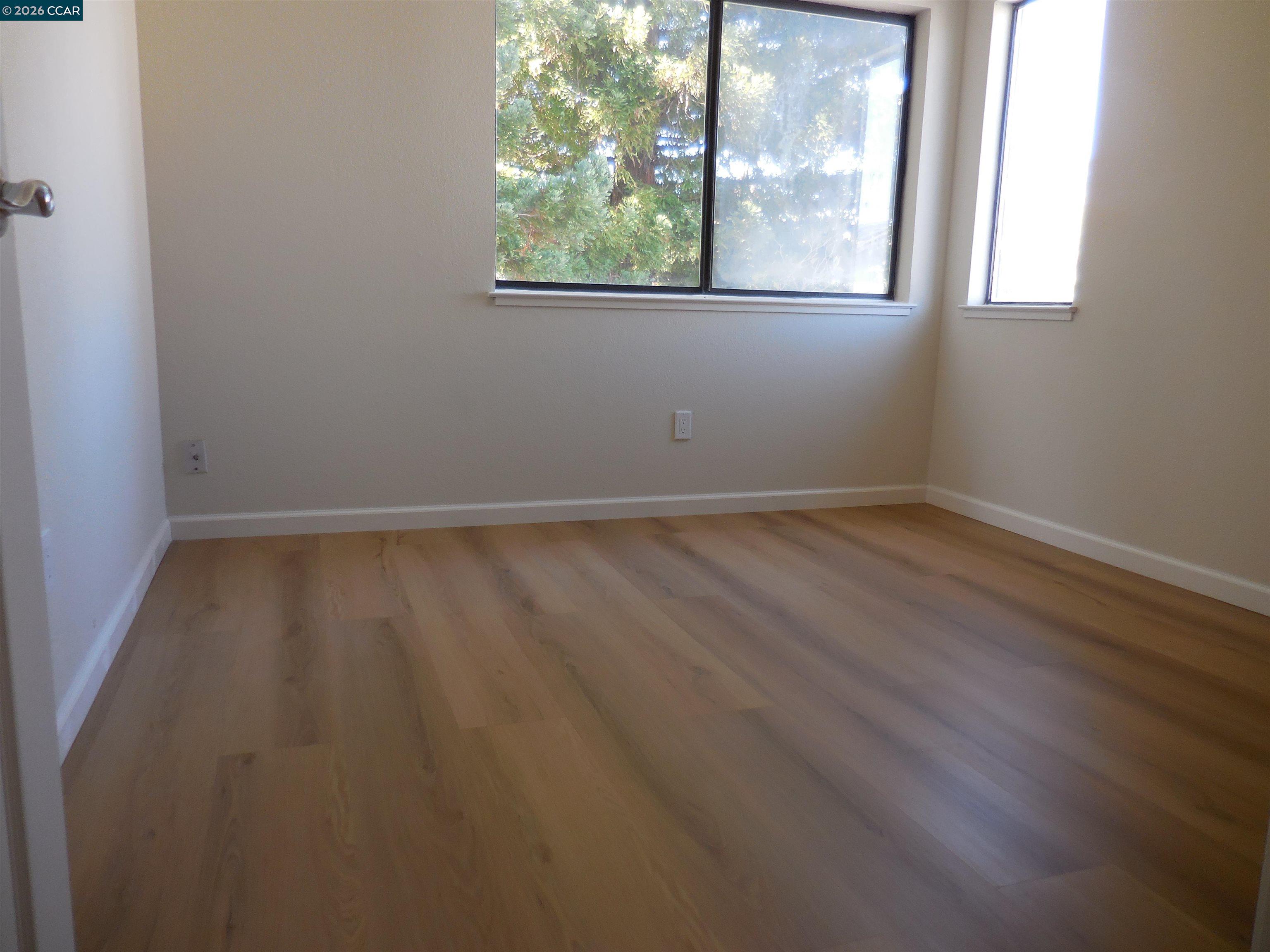 301 Del Monte Way, Unit END Pinole, CA 94564 - Photo 23 of 40 Gallery Image 23