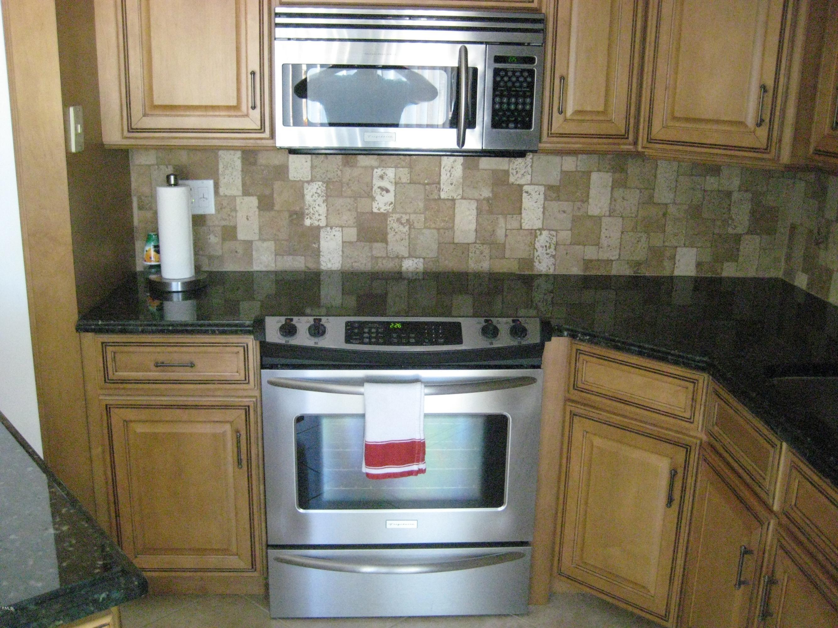 3900 Southeast County Line Road, Unit 24D Tequesta, FL 33469 - Photo 3 of 13 Kitchen