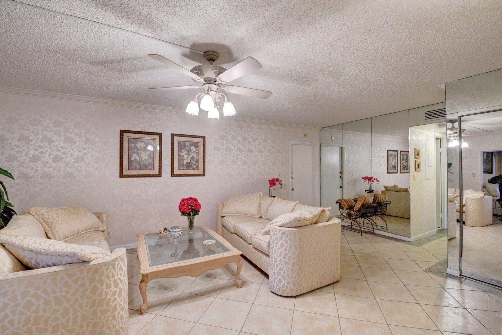 6621 Spring Bottom Way, Unit 142 Boca Raton, FL 33433 - Photo 11 of 26 Living Room