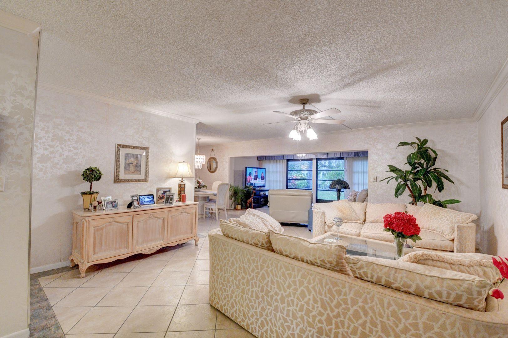 6621 Spring Bottom Way, Unit 142 Boca Raton, FL 33433 - Photo 12 of 26 Living Room