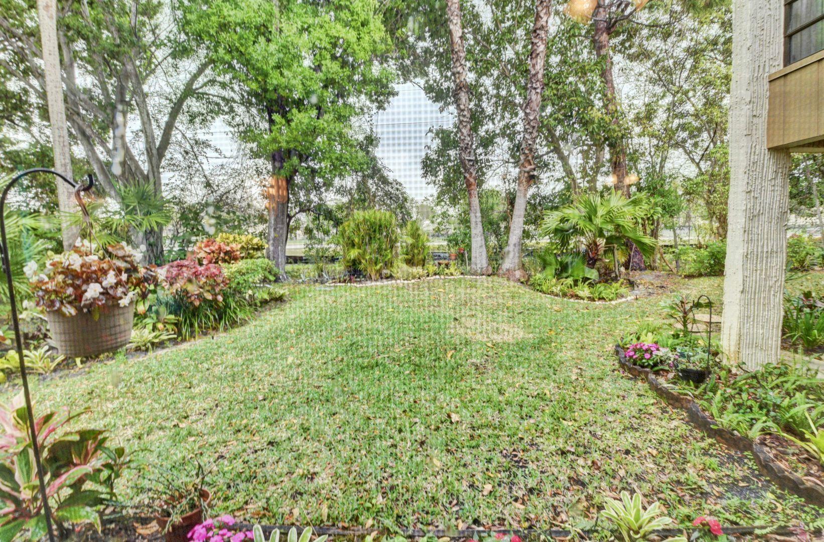6621 Spring Bottom Way, Unit 142 Boca Raton, FL 33433 - Photo 23 of 26 Back Yard
