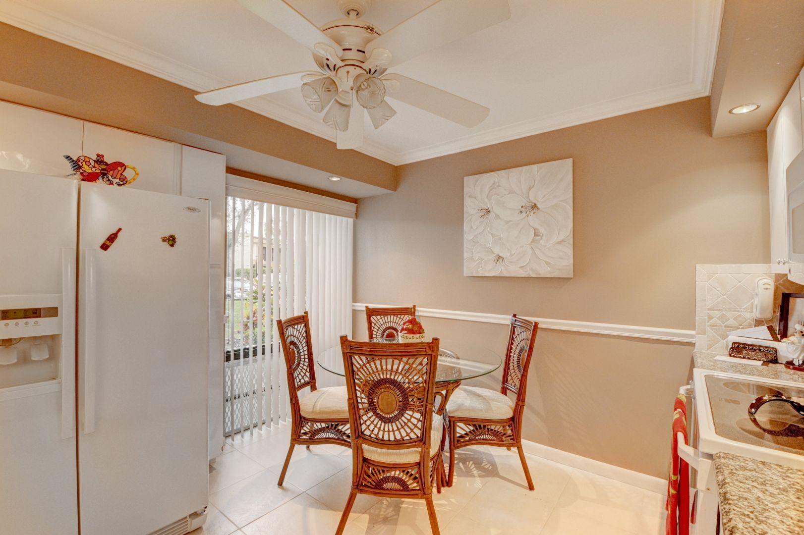 6621 Spring Bottom Way, Unit 142 Boca Raton, FL 33433 - Photo 5 of 26 Kitchen