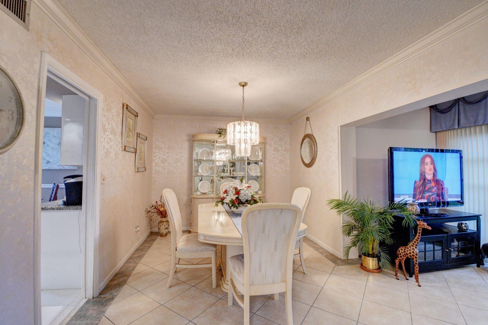6621 Spring Bottom Way, Unit 142 Boca Raton, FL 33433 - Photo 8 of 26 Dining Area