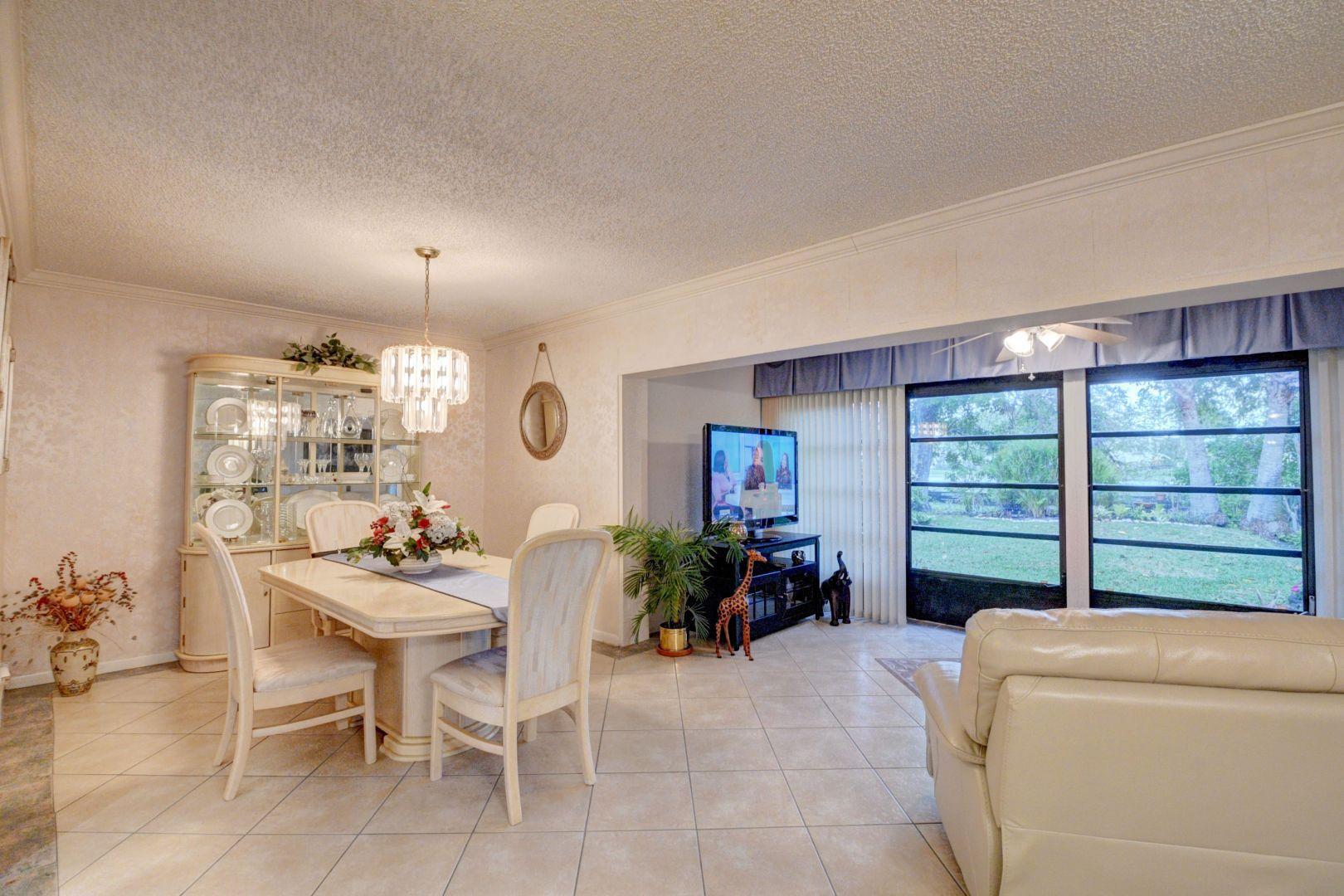 6621 Spring Bottom Way, Unit 142 Boca Raton, FL 33433 - Photo 9 of 26 Dining Area