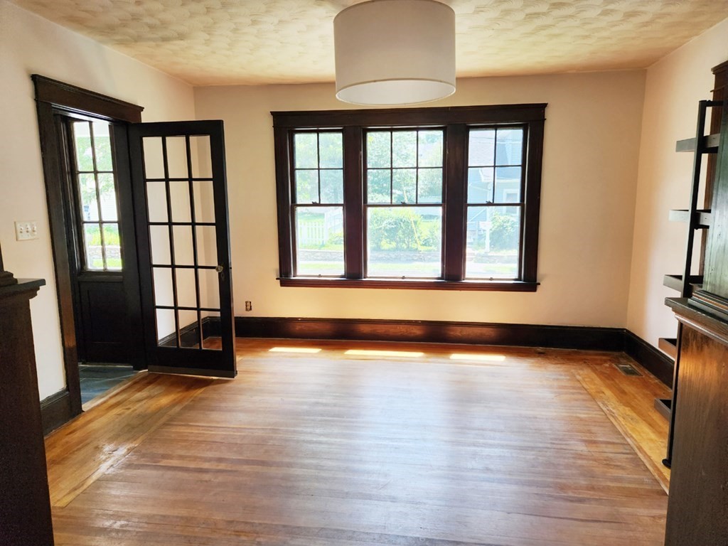 16 Clason Road Worcester, MA 01606 - Photo 5 of 21 Gallery Image 5