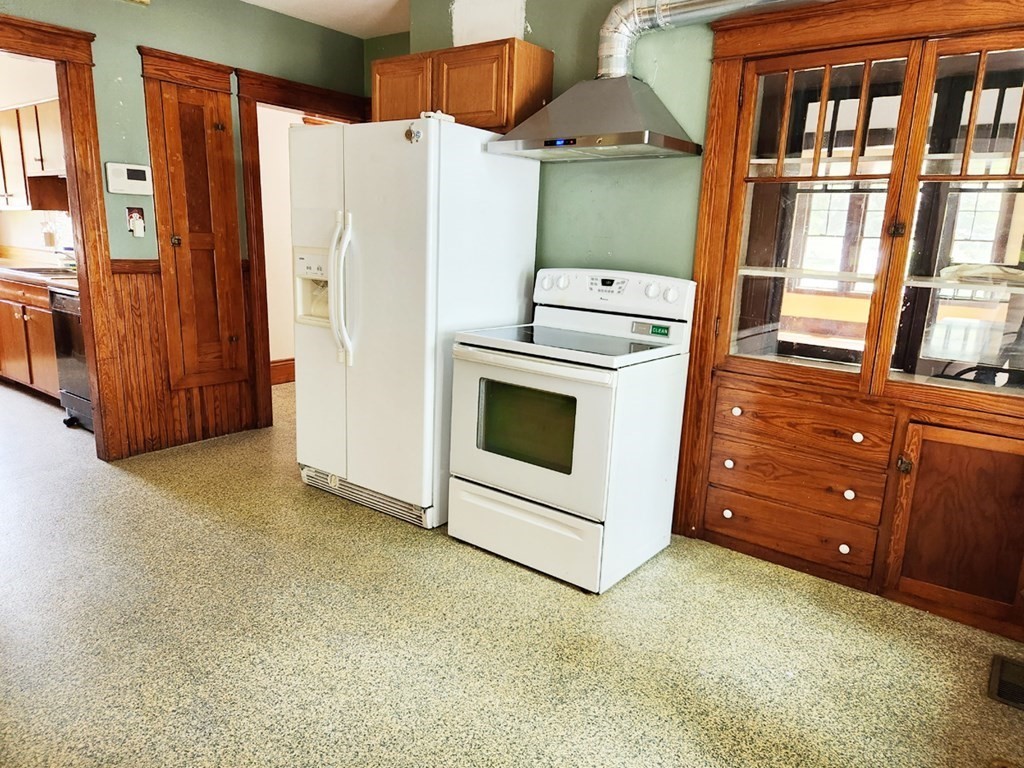 16 Clason Road Worcester, MA 01606 - Photo 8 of 21 Gallery Image 8